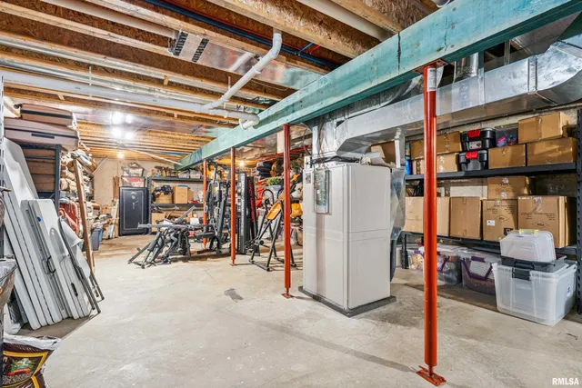 $799,000 | 1389 260th Avenue, Delmar, IA 52037