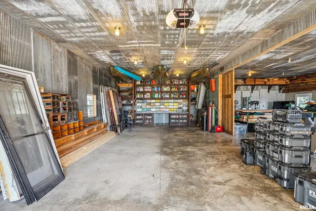 $799,000 | 1389 260th Avenue, Delmar, IA 52037