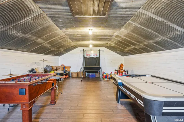 $799,000 | 1389 260th Avenue, Delmar, IA 52037