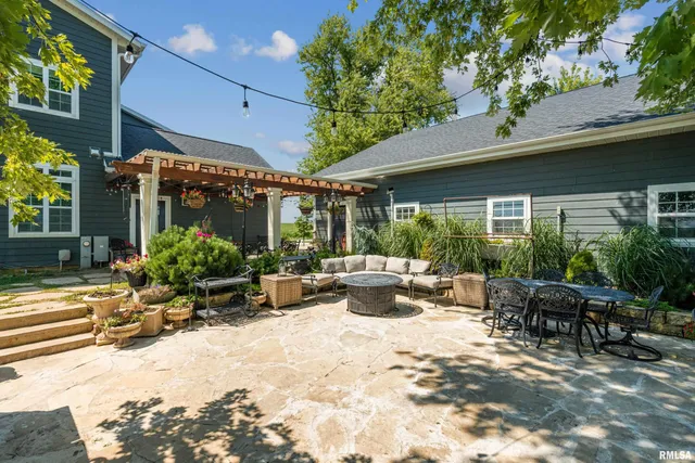 $799,000 | 1389 260th Avenue, Delmar, IA 52037