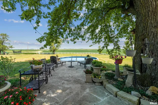 $799,000 | 1389 260th Avenue, Delmar, IA 52037