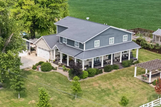 $799,000 | 1389 260th Avenue, Delmar, IA 52037