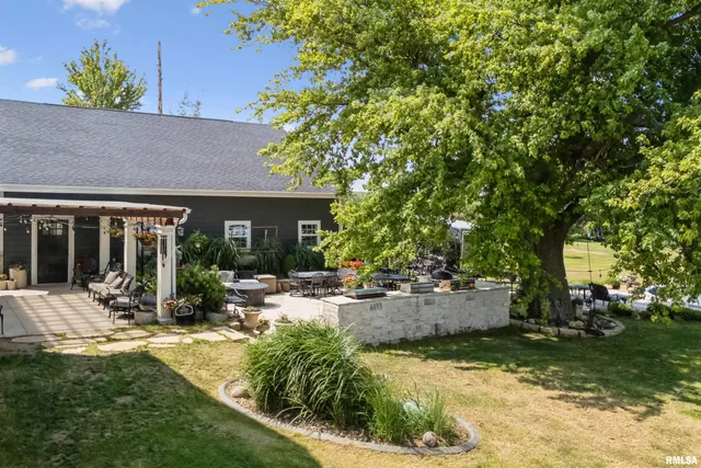 $799,000 | 1389 260th Avenue, Delmar, IA 52037