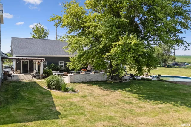 $799,000 | 1389 260th Avenue, Delmar, IA 52037