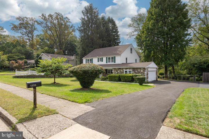 1226 Fleetwood Road Rydal, PA 19046 - Photo 6 of 51
