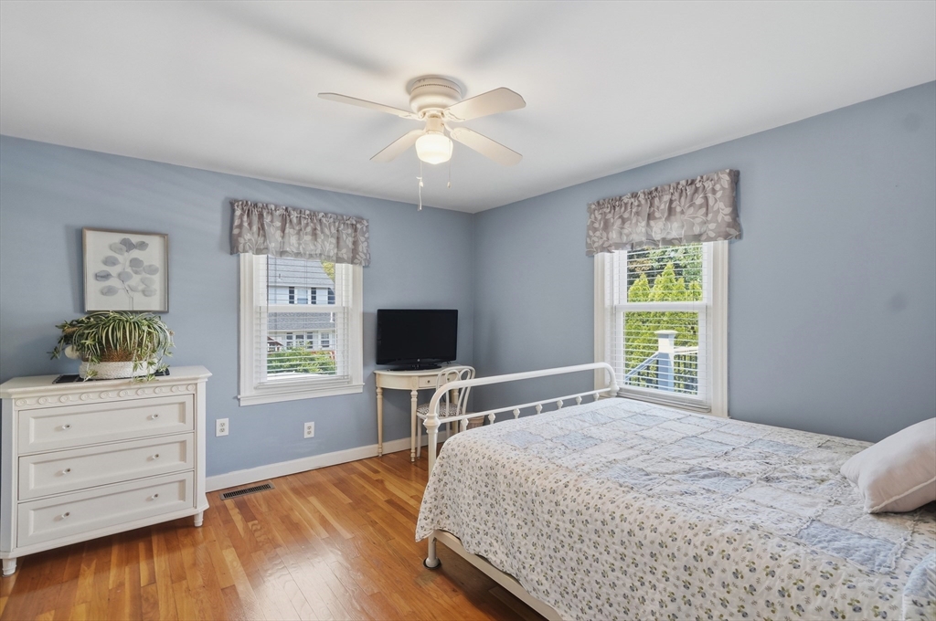 36 Glenn Road Lowell, MA 01852 - Photo 16 of 39