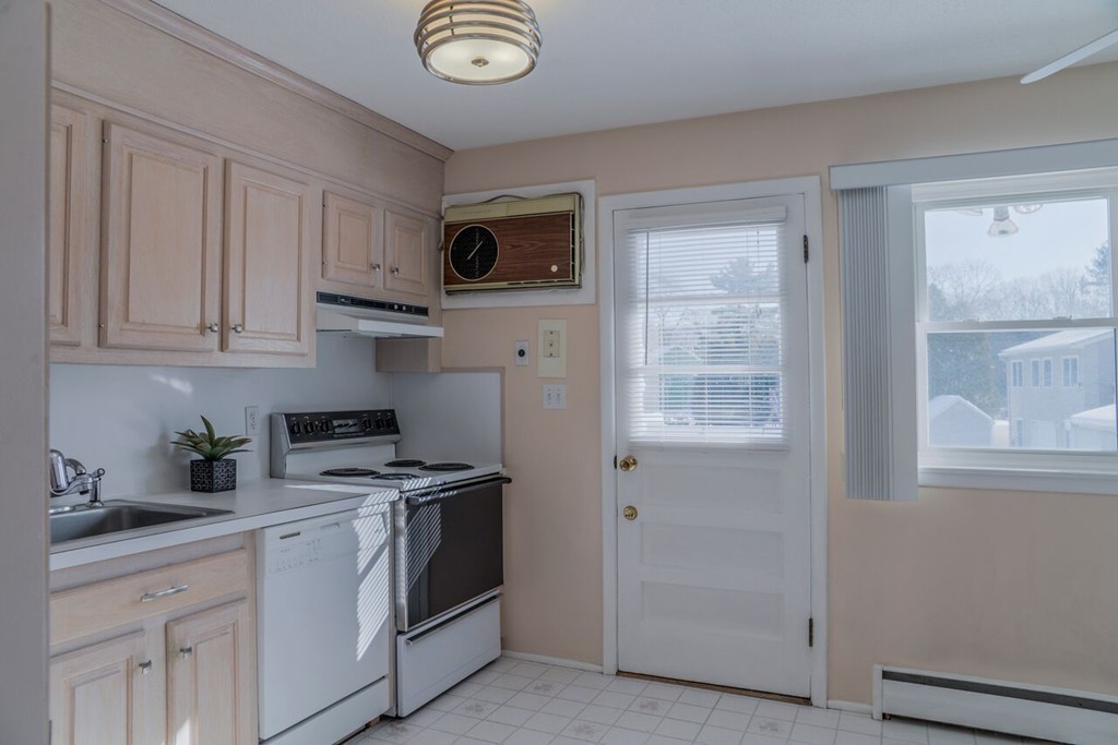 1 Edgehill Road Peabody, MA 01960 - Photo 9 of 24 Gallery Image 9
