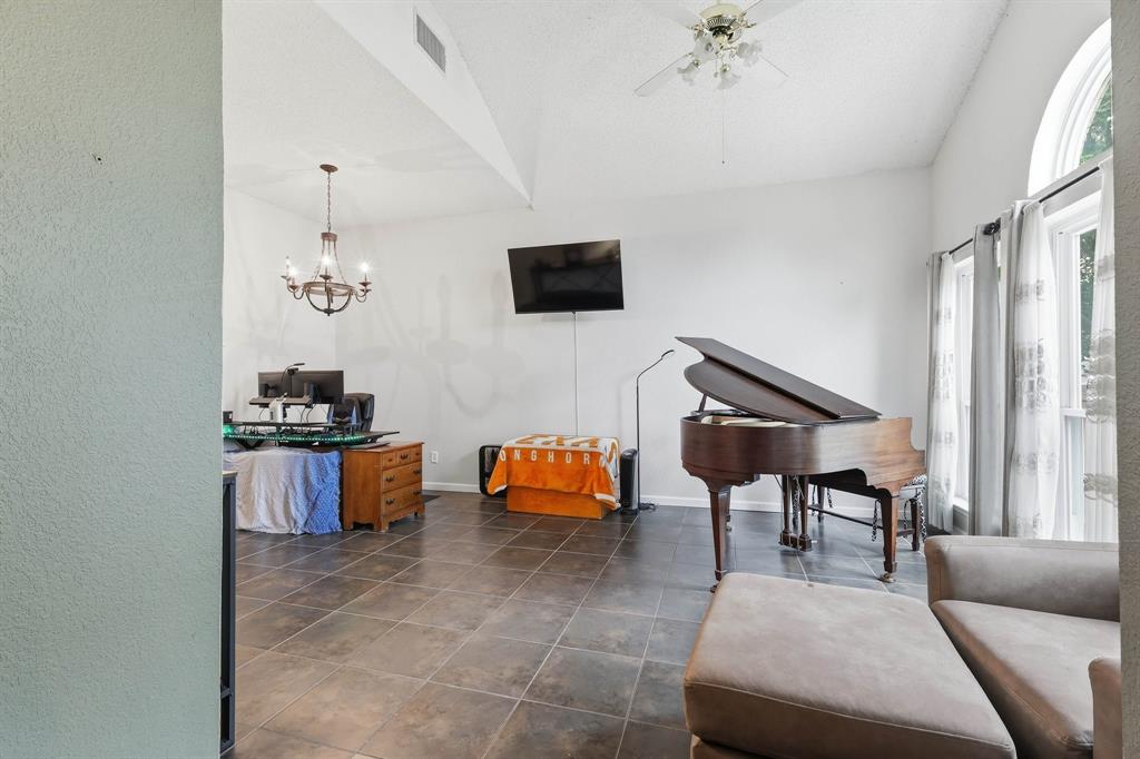 4217 Broken Arrow Road Fort Worth, TX 76137 - Photo 6 of 40