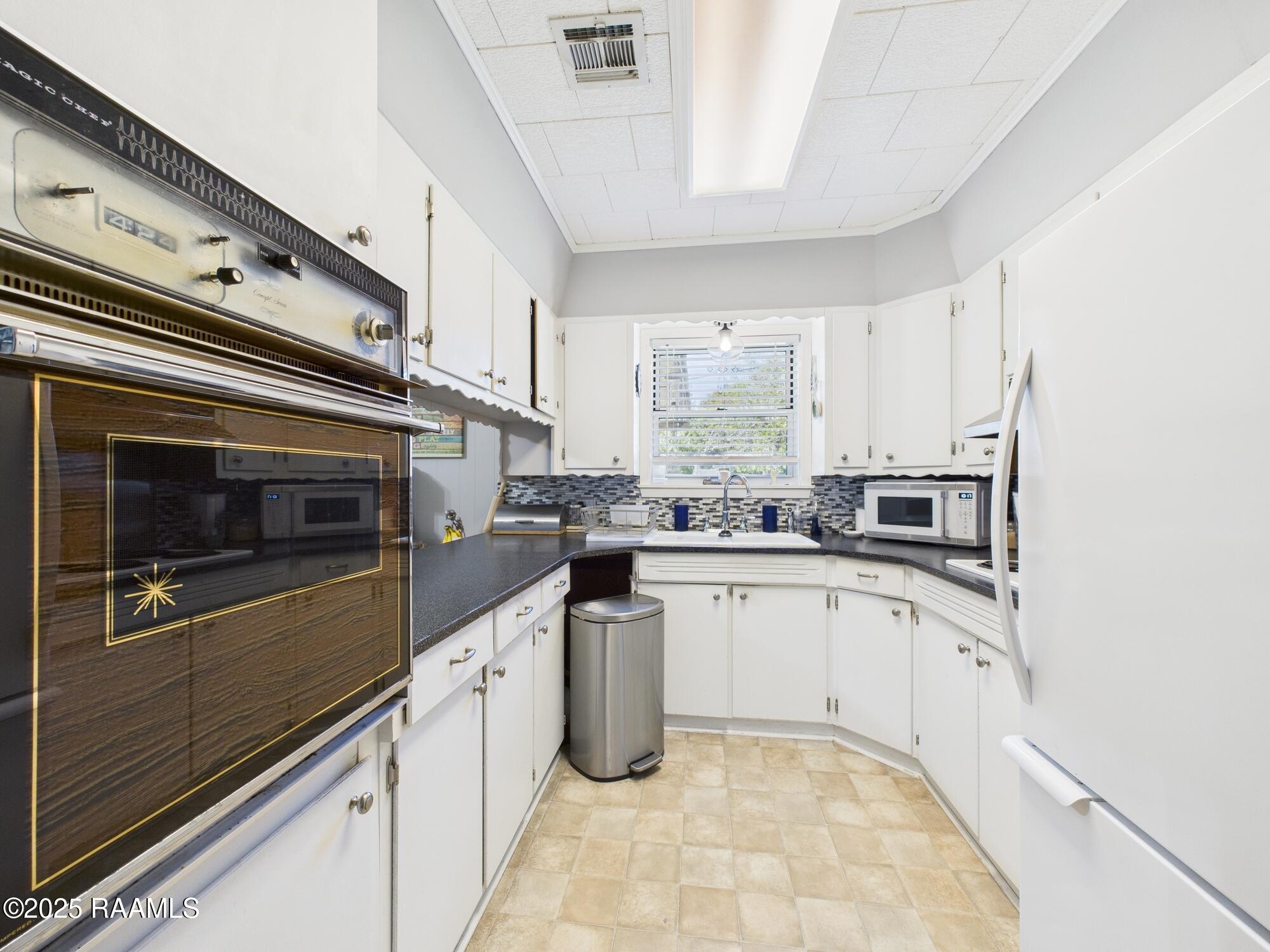 3556 Main Breaux Bridge Breaux Bridge, LA 70517 - Photo 8 of 29 CAM04246G0-PR0176-STILL013