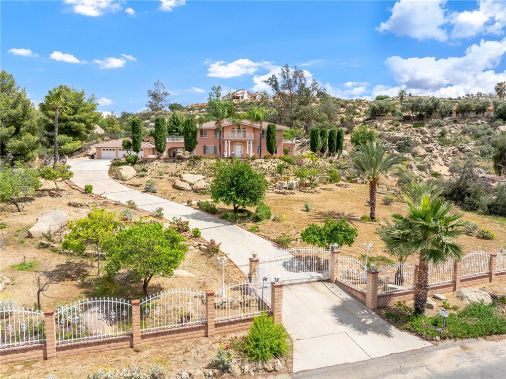 28368 Rawlings Road Hemet, CA 92544 - Photo 2 of 65