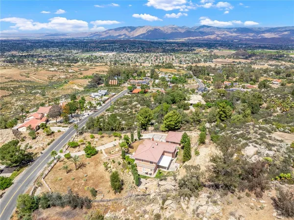 $999,500 | 28368 Rawlings Road, Hemet, CA 92544