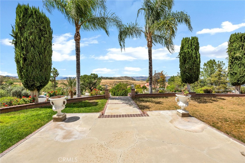 28368 Rawlings Road Hemet, CA 92544 - Photo 7 of 65