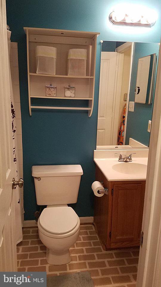 637 Nollmeyer Road Baltimore, MD 21220 - Photo 18 of 28 Bath connected to Master Bedroom