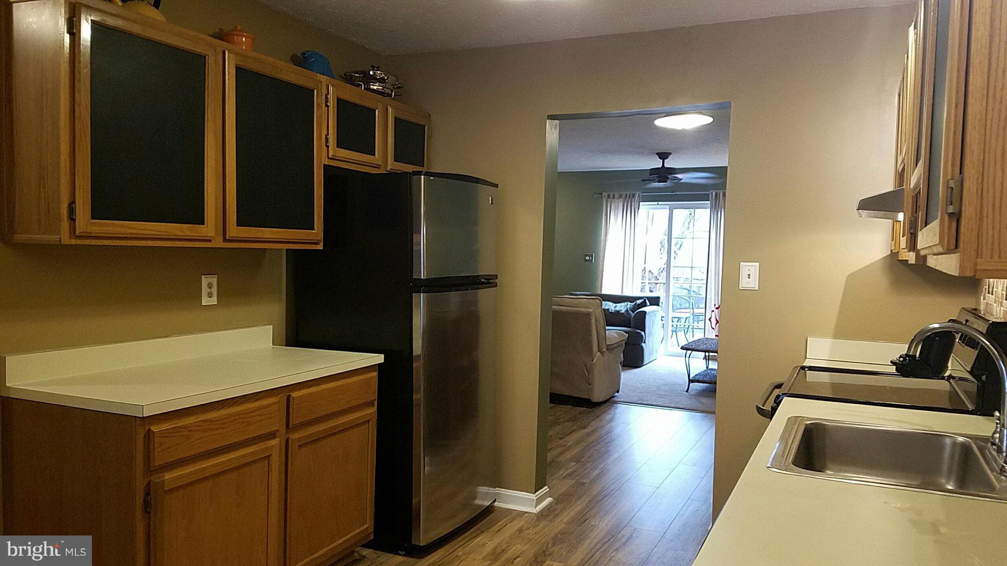 637 Nollmeyer Road Baltimore, MD 21220 - Photo 6 of 28 Very Spacious Eat-In Kitchen!