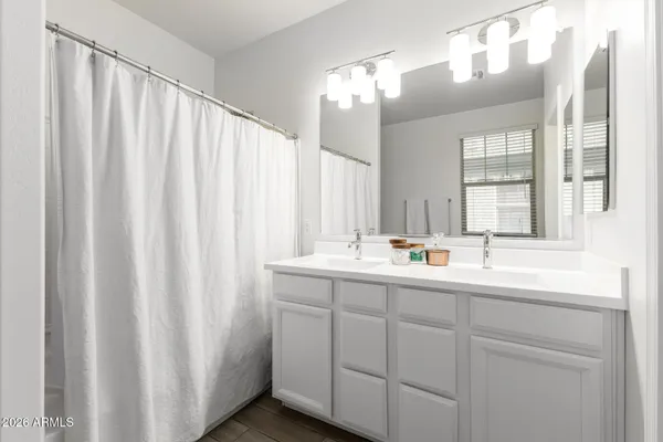 $469,990 | 7910 North 82nd Lane, Glendale, AZ 85303