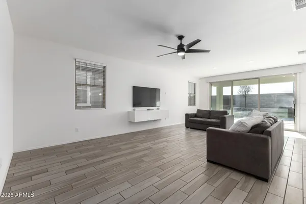 $469,990 | 7910 North 82nd Lane, Glendale, AZ 85303