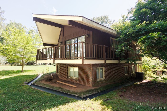 3925 Woodsdale Drive Alberta, VA 23821 - Photo 50 of 50 a front view of a house with garden
