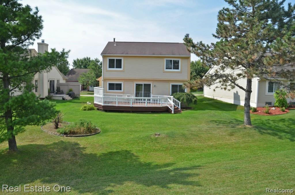 364 Huntington Court Rochester Hills, MI 48307 - Photo 22 of 25