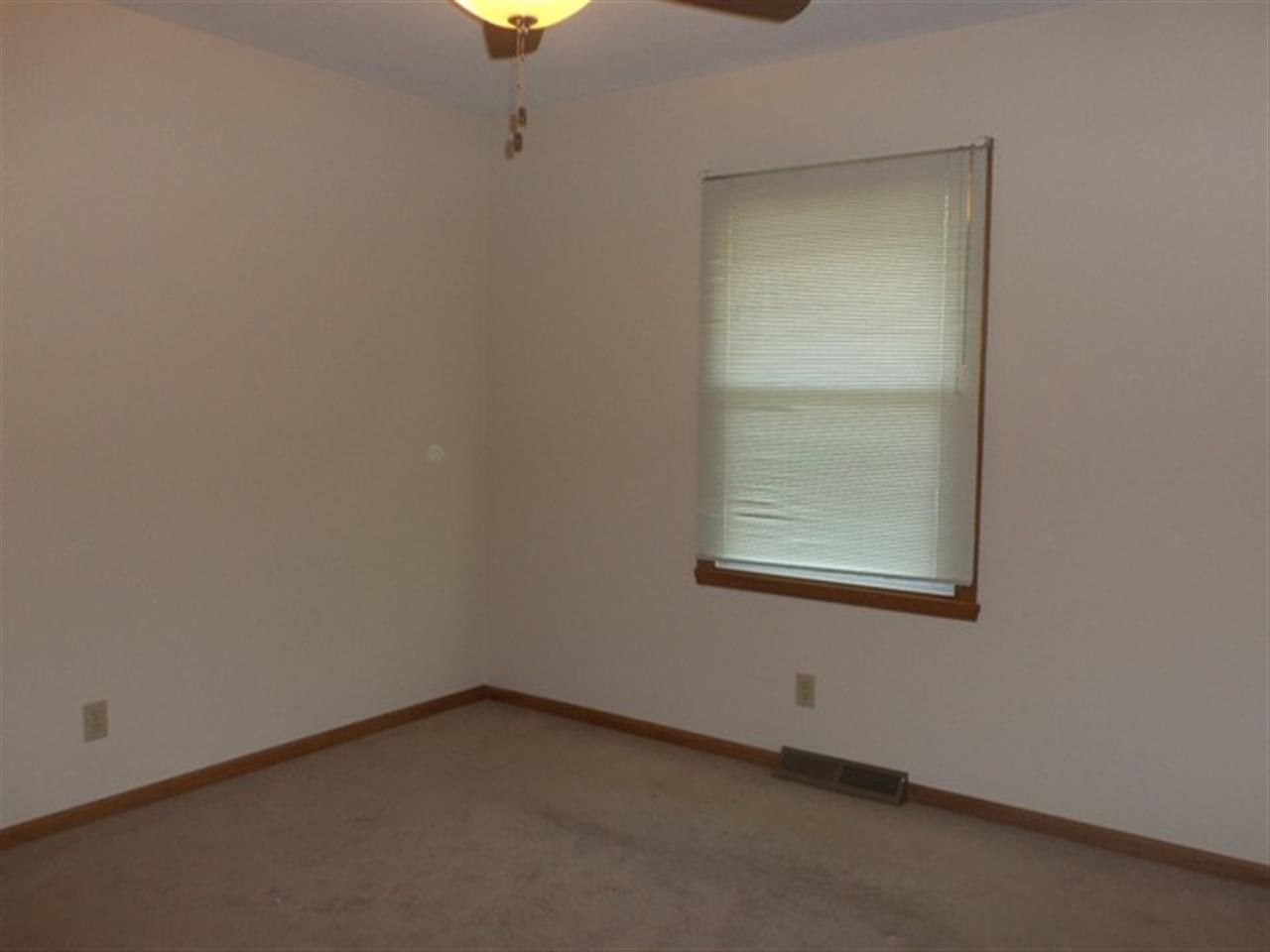 926 South Trainer Road Rockford, IL 61108 - Photo 15 of 23 Gallery Image 15