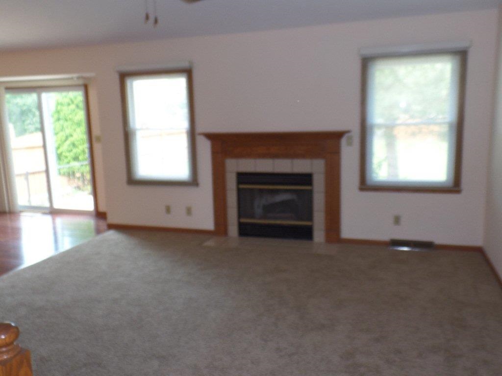 926 South Trainer Road Rockford, IL 61108 - Photo 4 of 23 Gallery Image 4