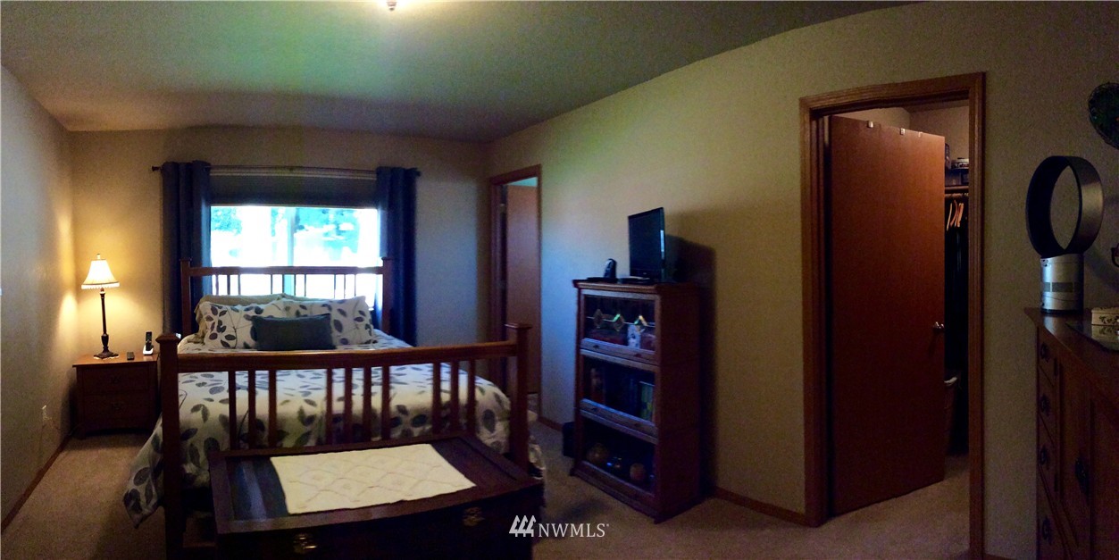 9743 178th Way Southwest Rochester, WA 98579 - Photo 13 of 25