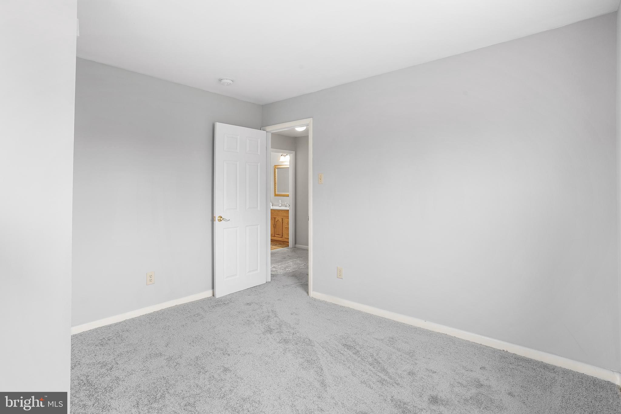 206 Colonial Road Beverly, NJ 08010 - Photo 13 of 26