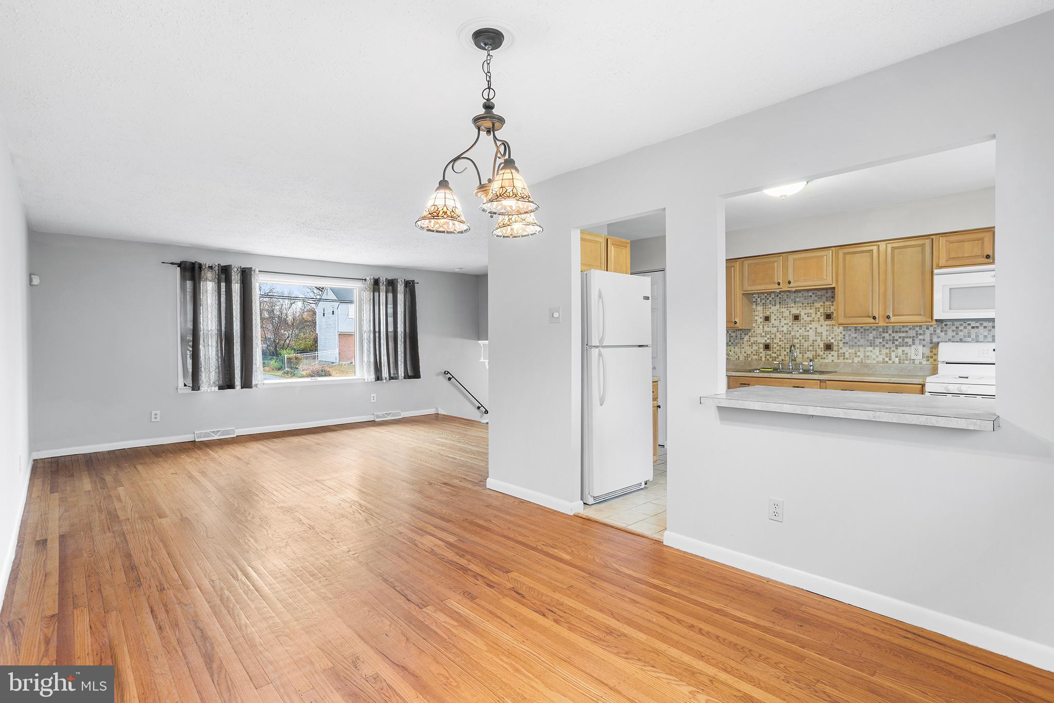 206 Colonial Road Beverly, NJ 08010 - Photo 6 of 26