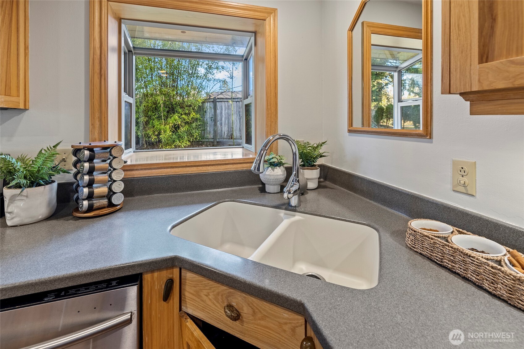 2408 148th Street Southwest Lynnwood, WA 98087 - Photo 5 of 40 a bath room with a window