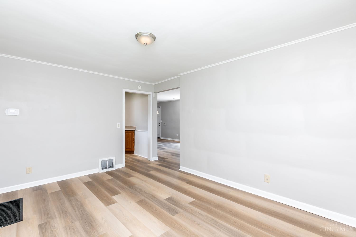 2944 North Bend Road Cincinnati, OH 45239 - Photo 12 of 34 Gallery Image 12