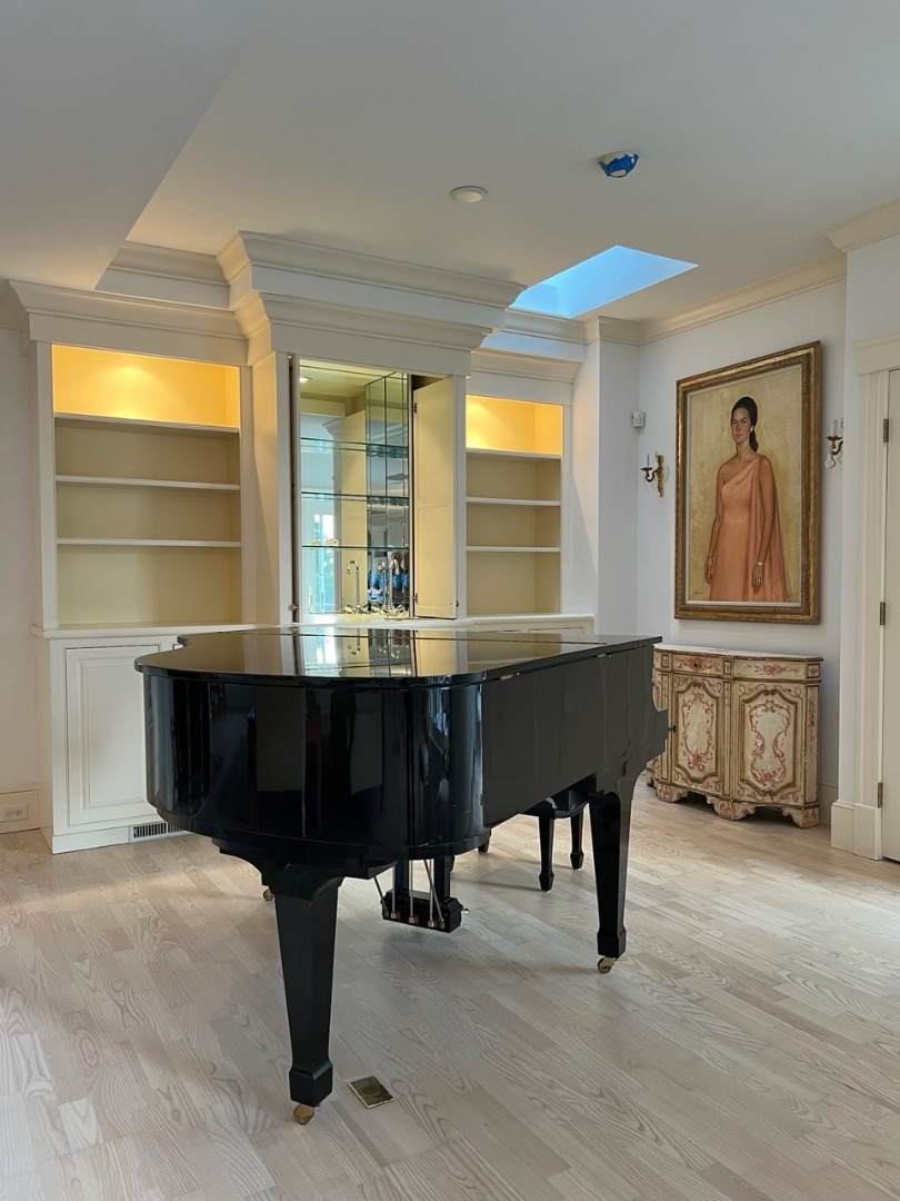 44 Madaket Road Nantucket, MA 02554 - Photo 13 of 29 Wet Bar in Living Room