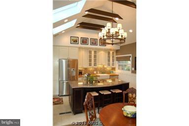 303 Cambridge Road Alexandria, VA 22314 - Photo 1 of 15 Interior (General)