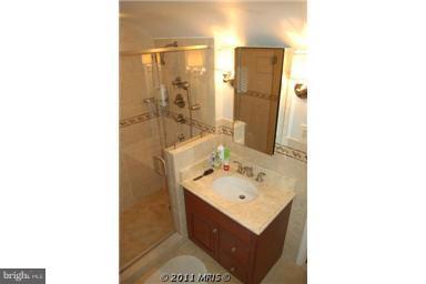 303 Cambridge Road Alexandria, VA 22314 - Photo 9 of 15 Interior (General)