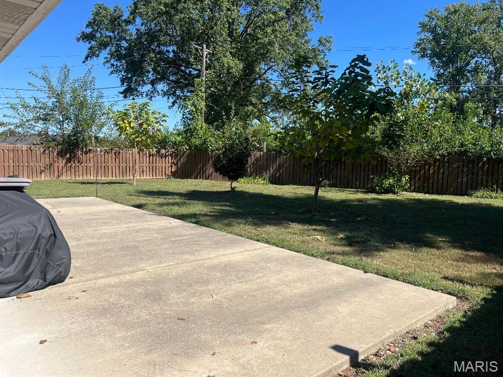 709 Pardee Road Godfrey, IL 62035 - Photo 16 of 17