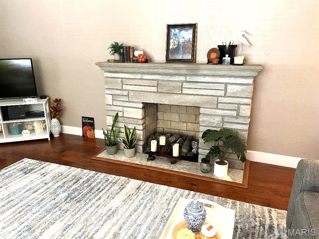 709 Pardee Road Godfrey, IL 62035 - Photo 4 of 17