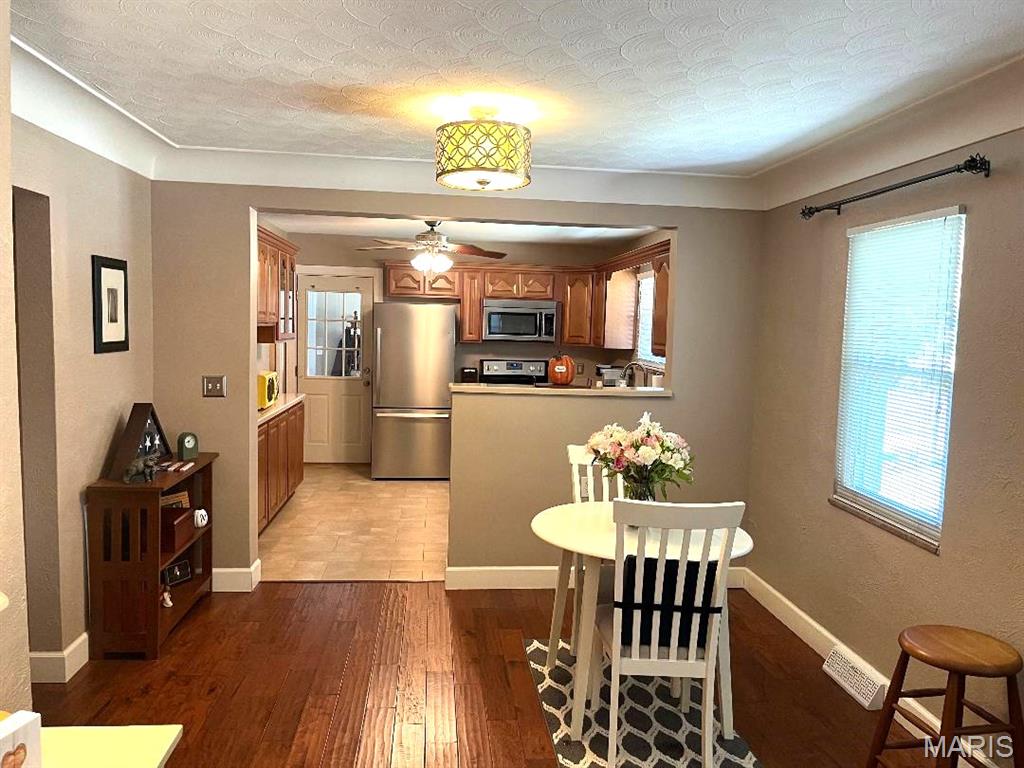 709 Pardee Road Godfrey, IL 62035 - Photo 5 of 17