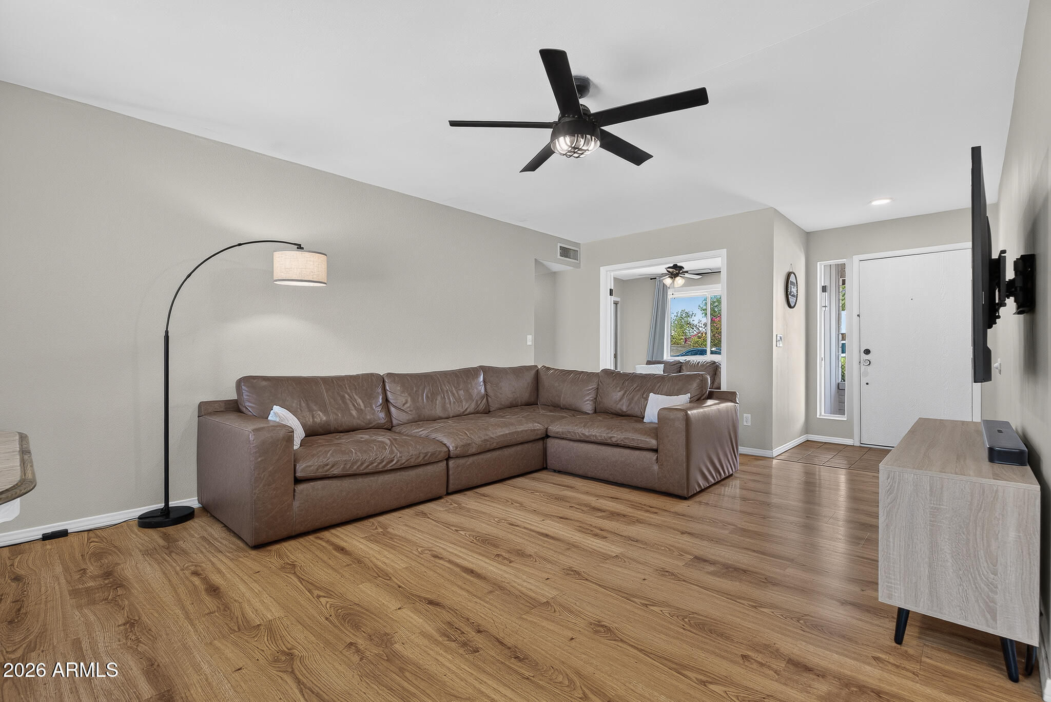 6626 West Phelps Road Glendale, AZ 85306 - Photo 3 of 34