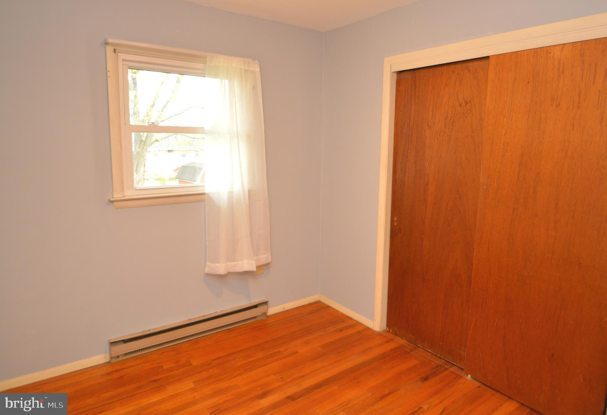 401 Lemon Street Elizabethtown, PA 17022 - Photo 19 of 39 a view of empty room with window