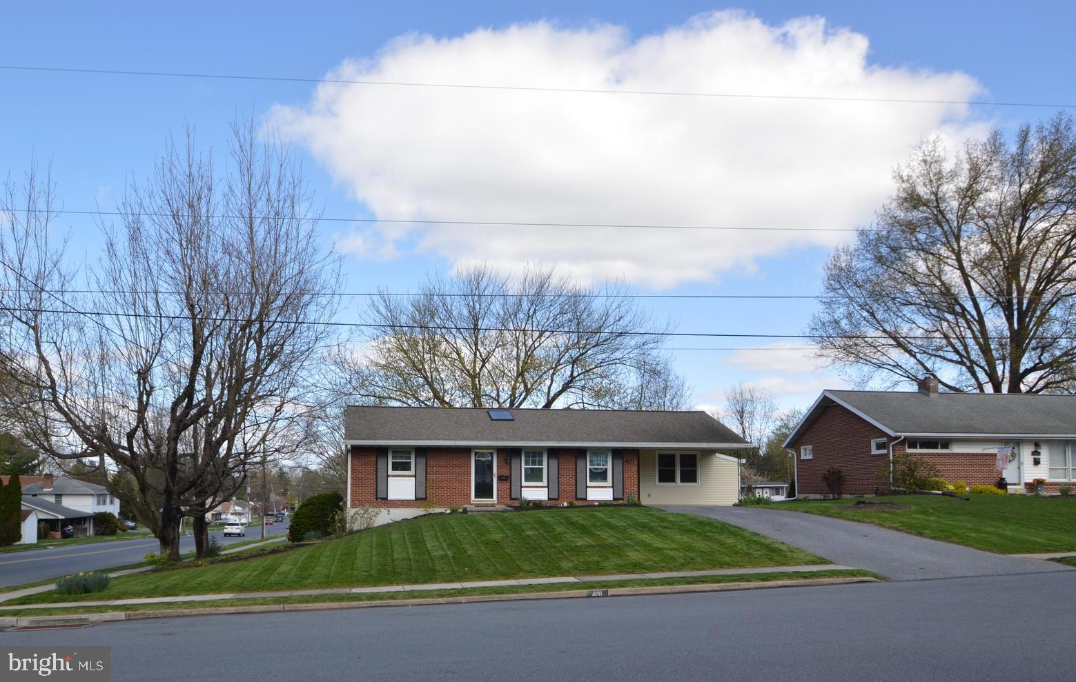 401 Lemon Street Elizabethtown, PA 17022 - Photo 2 of 39 front view of house with a yard
