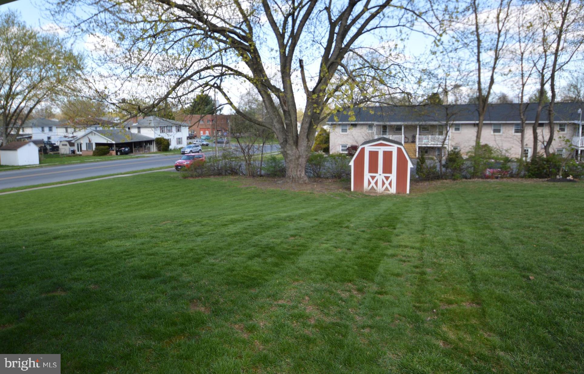 401 Lemon Street Elizabethtown, PA 17022 - Photo 8 of 39 a view of a park with large trees