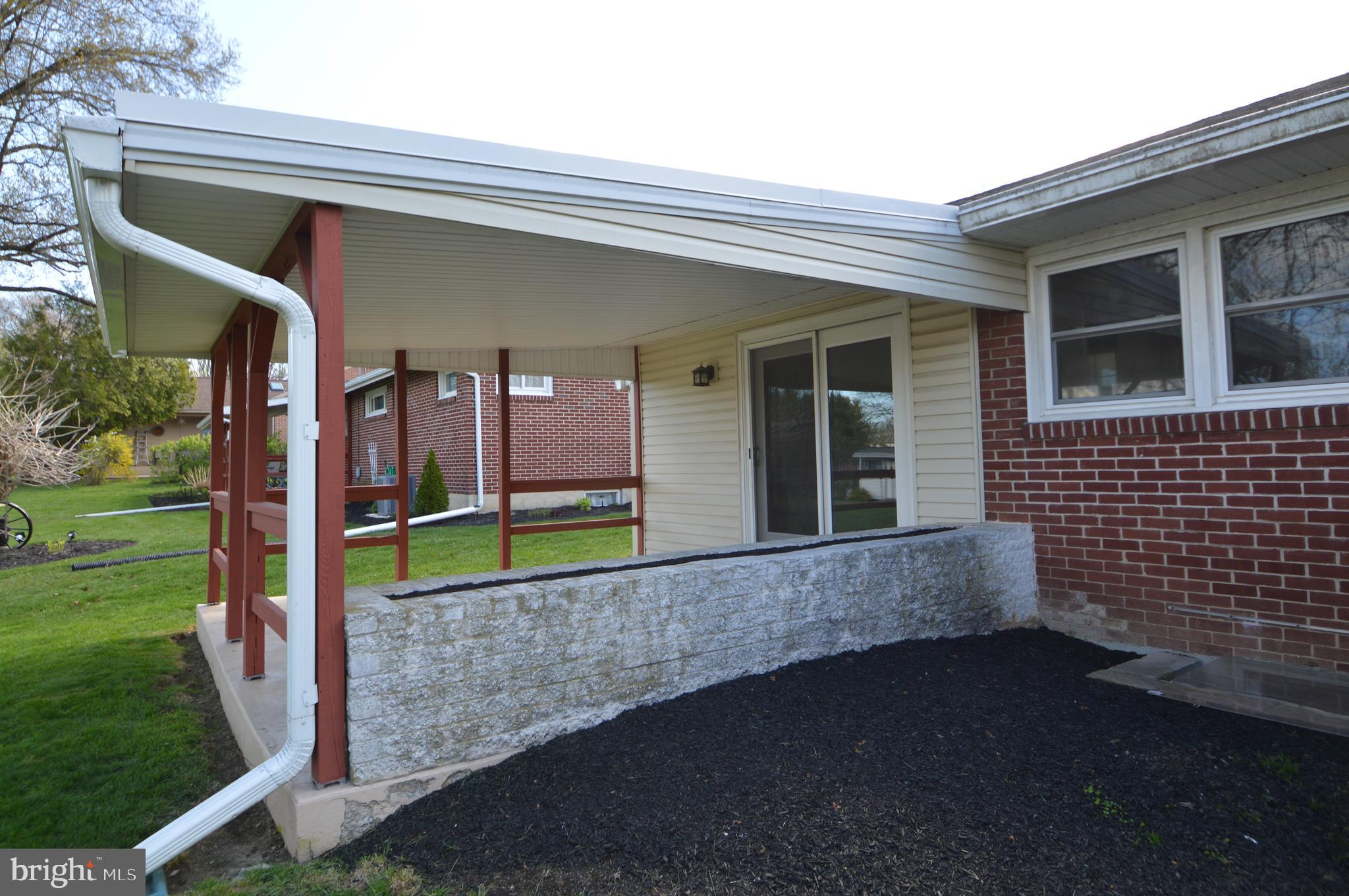 401 Lemon Street Elizabethtown, PA 17022 - Photo 9 of 39 a view of a house with backyard and porch