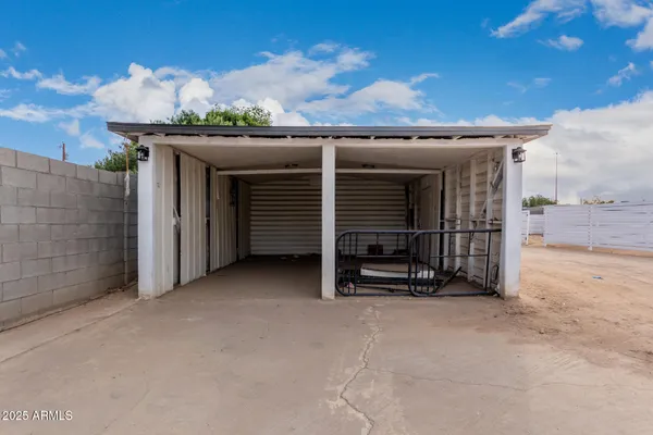 $950,000 | 2421 West Glenrosa Avenue, Phoenix, AZ 85015