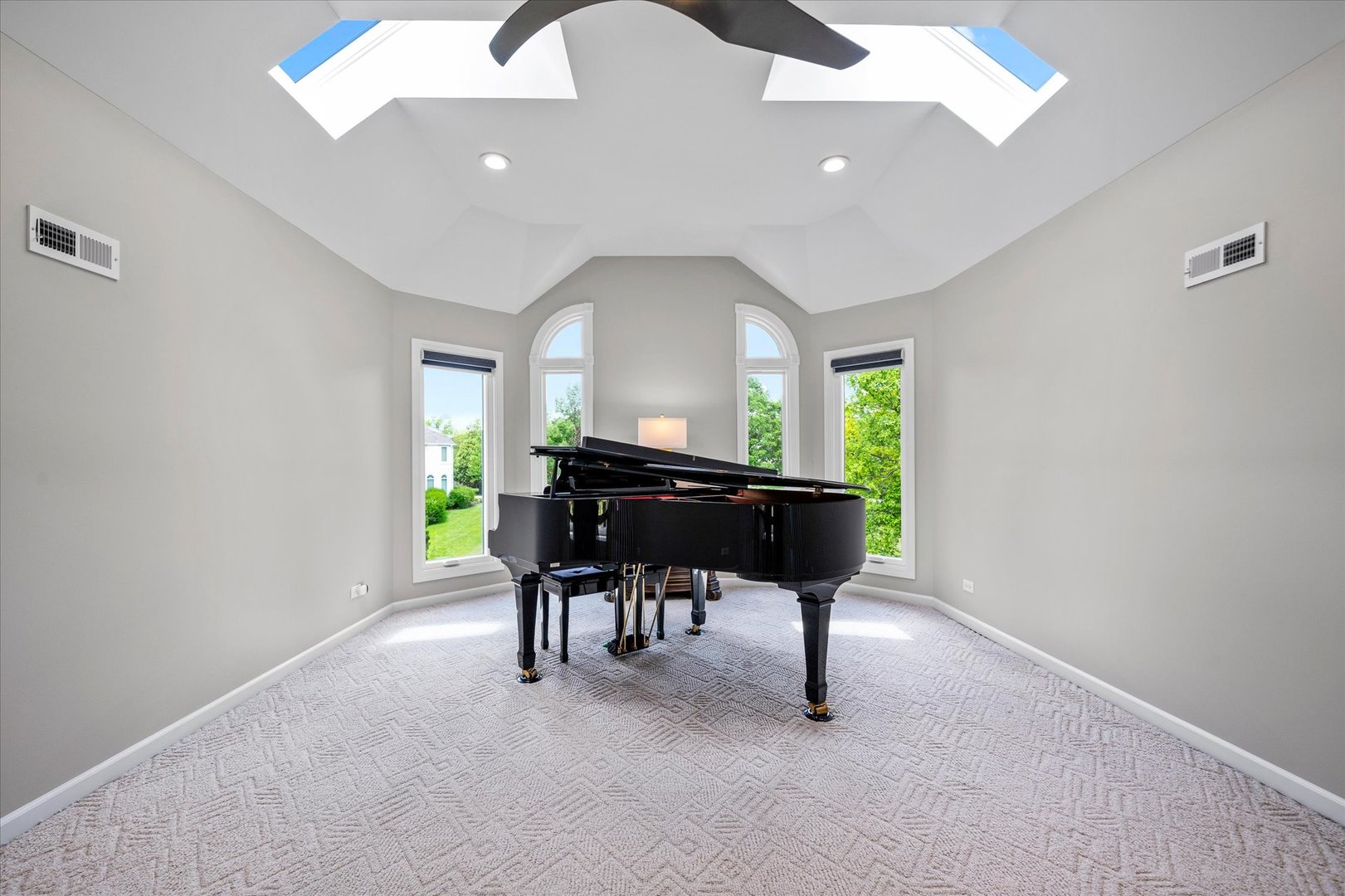 1607 Vincent Court Naperville, IL 60564 - Photo 25 of 55