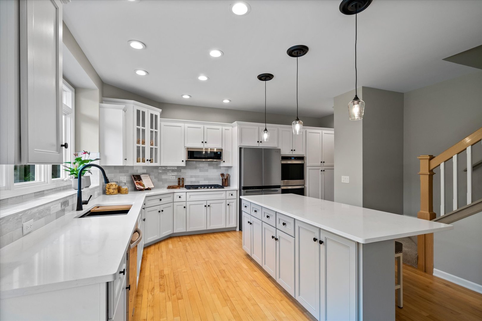 1607 Vincent Court Naperville, IL 60564 - Photo 6 of 55