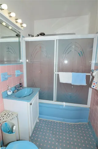 $1,500 | 7430 Byron Avenue, Unit 12A, Miami Beach, FL 33141