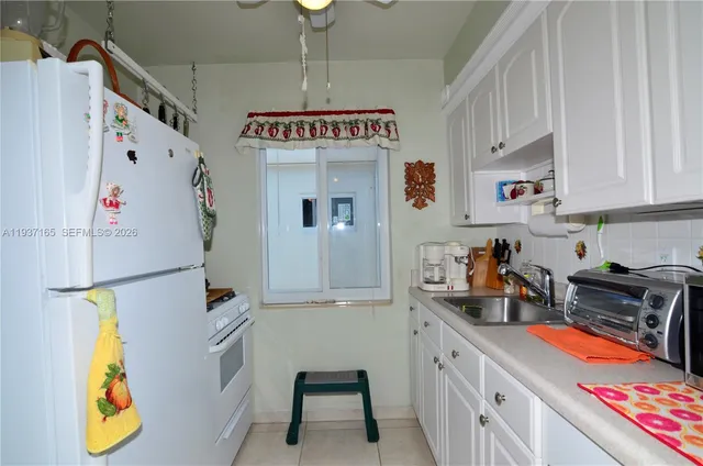 $1,500 | 7430 Byron Avenue, Unit 12A, Miami Beach, FL 33141