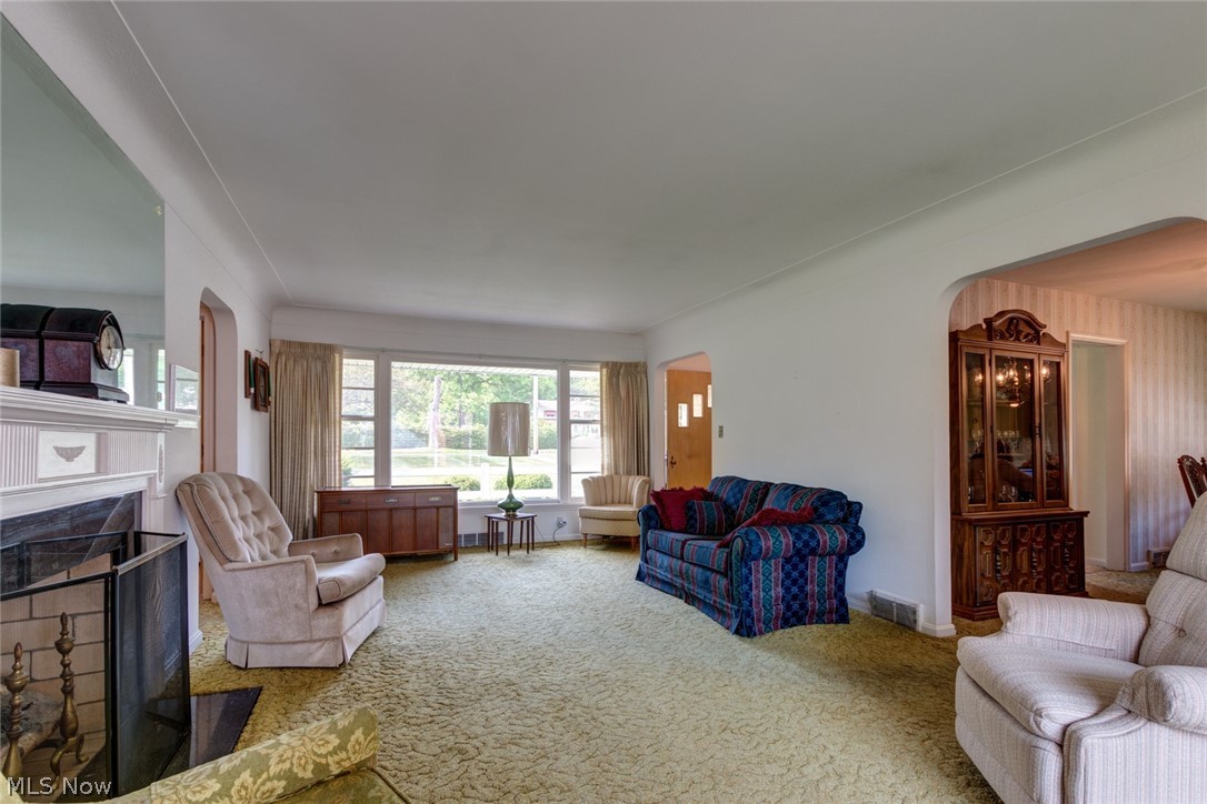 23801 Chardon Road Euclid, OH 44143 - Photo 4 of 26 Gallery Image 4