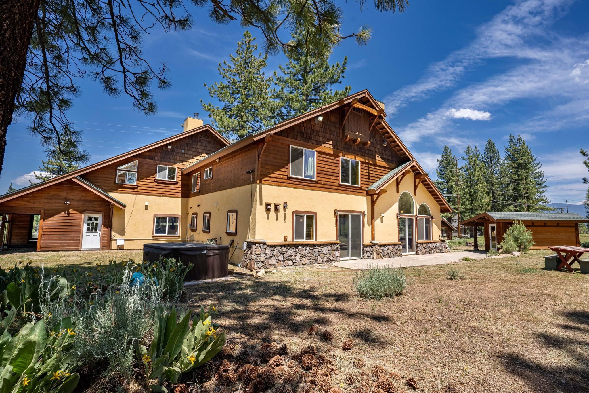 11885 Old Mill Road Truckee, CA 96161 - Photo 8 of 20 Gallery Image 8