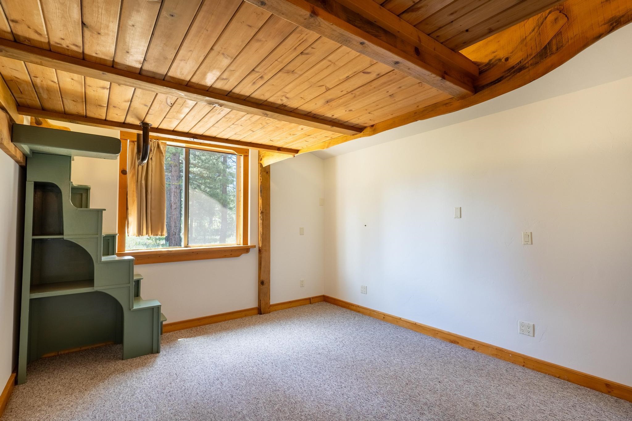 11885 Old Mill Road Truckee, CA 96161 - Photo 9 of 20 Gallery Image 9
