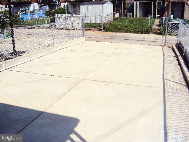 7832 Wynbrook Road Baltimore, MD 21224 - Photo 13 of 14 Parking Pad