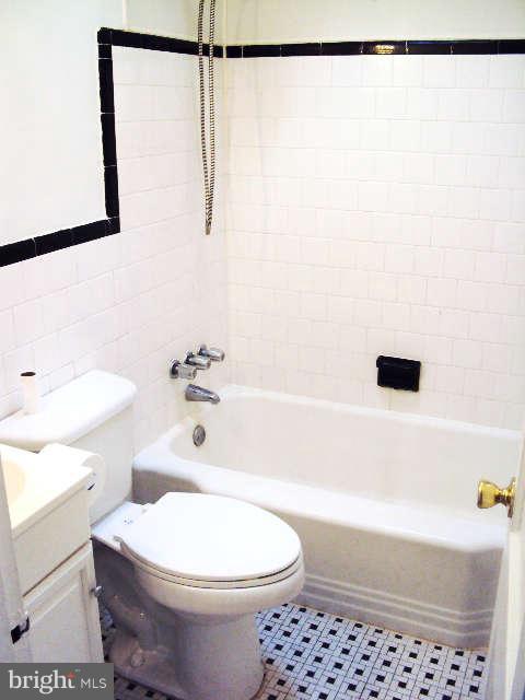 7832 Wynbrook Road Baltimore, MD 21224 - Photo 7 of 14 Bathroom